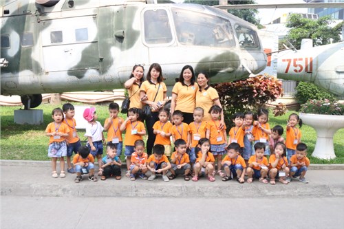 Các bé tham quan Bảo tàng Phòng không Không quân, Rạp Xiếc Trung ương